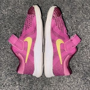 🌸Toddler NIKE shoes🌸